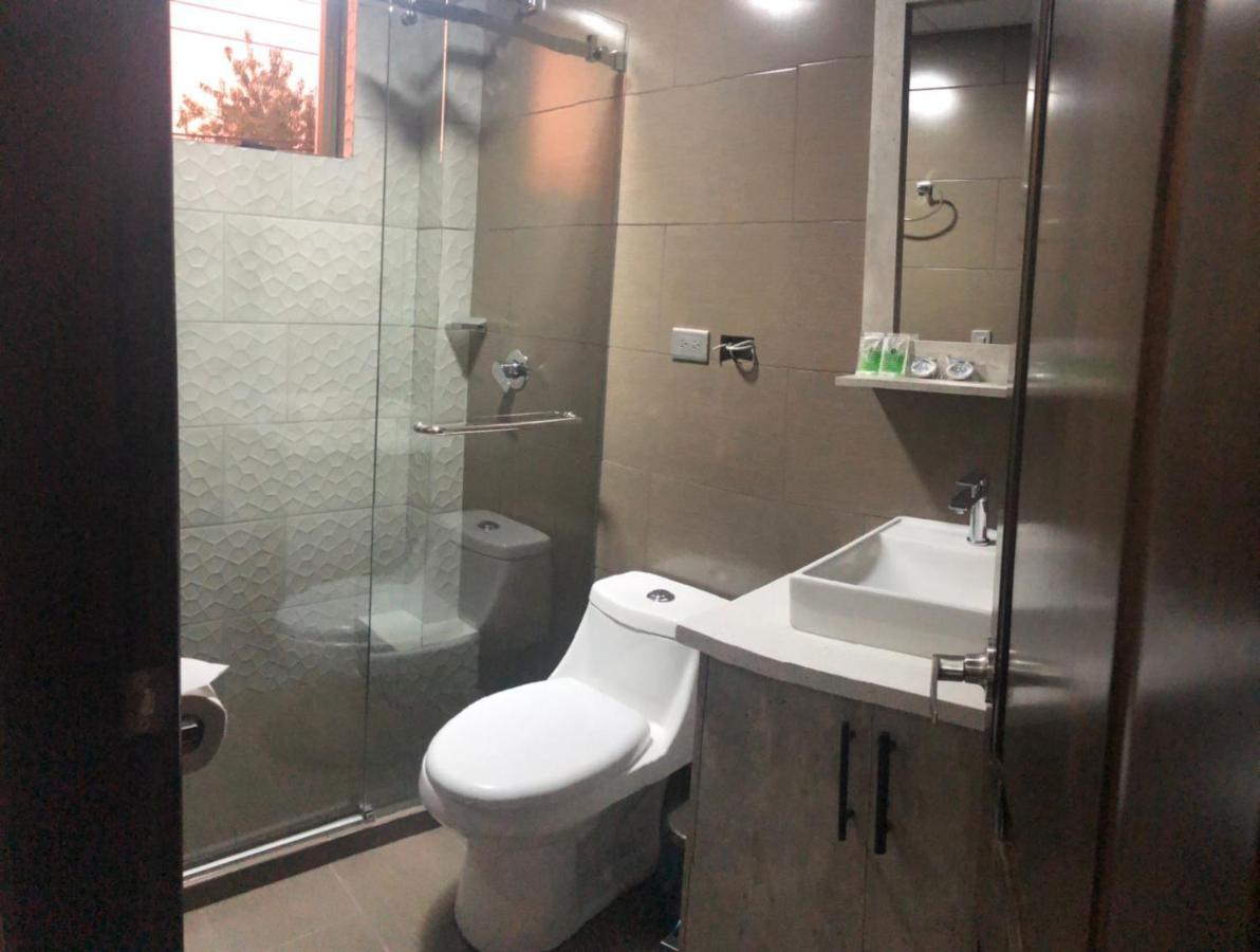 Stelar Hostal Cuenca Zewnętrze zdjęcie