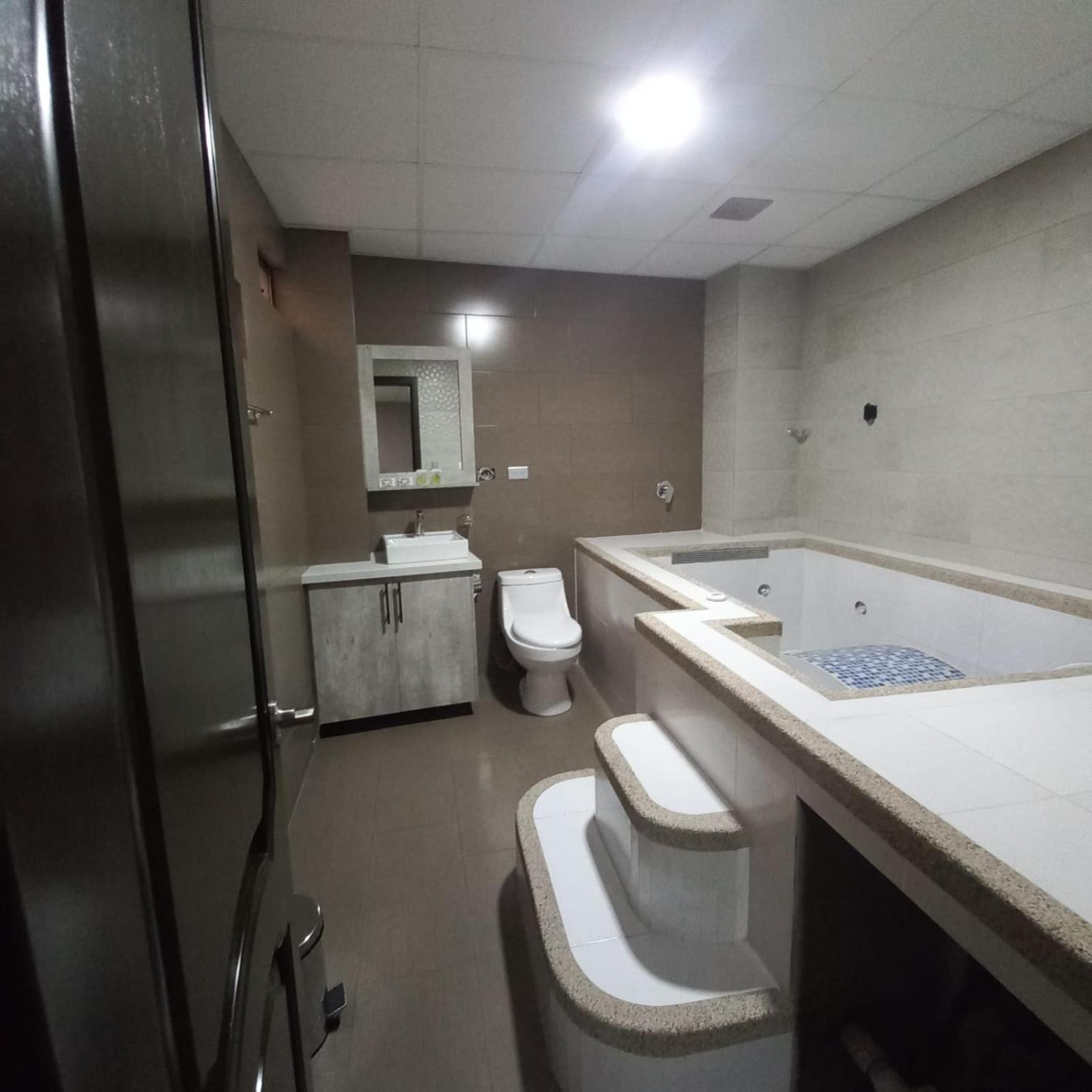 Stelar Hostal Cuenca Zewnętrze zdjęcie