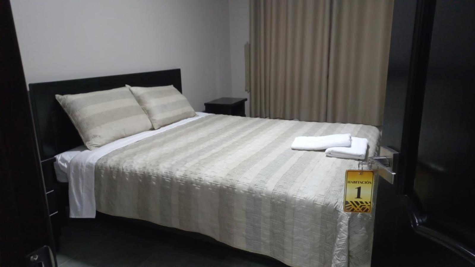 Stelar Hostal Cuenca Zewnętrze zdjęcie